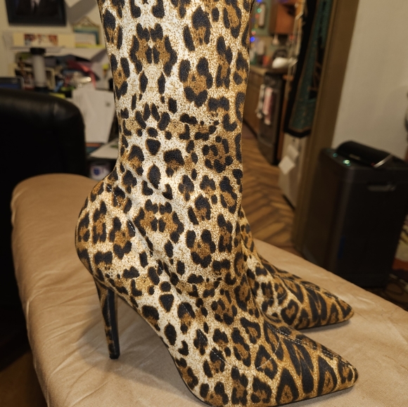 AZALEA WANG BIG ROAR LEOPARD BOOTIE - Picture 6 of 7